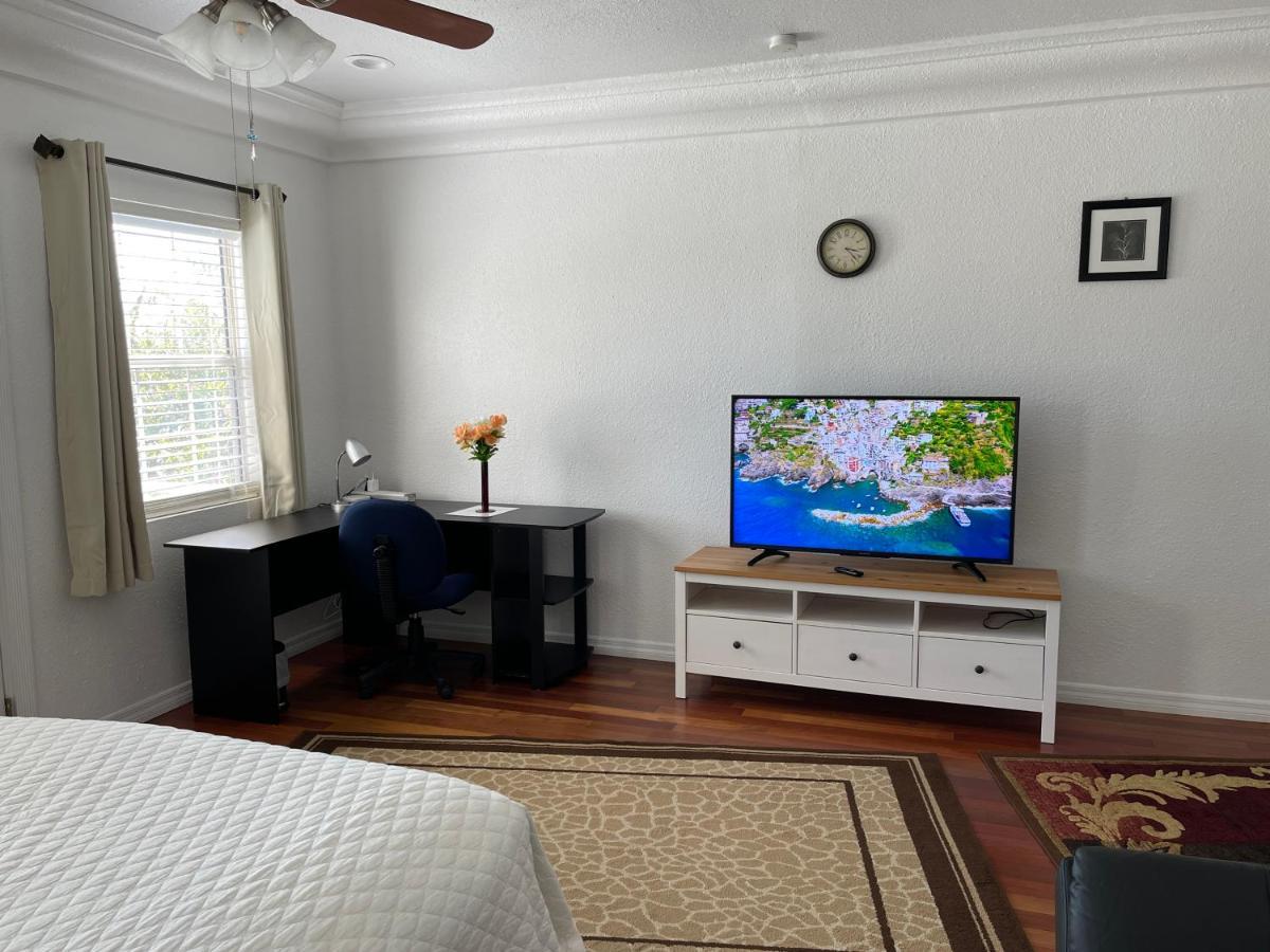 2 Bedroom Apartment Auburndale Buitenkant foto