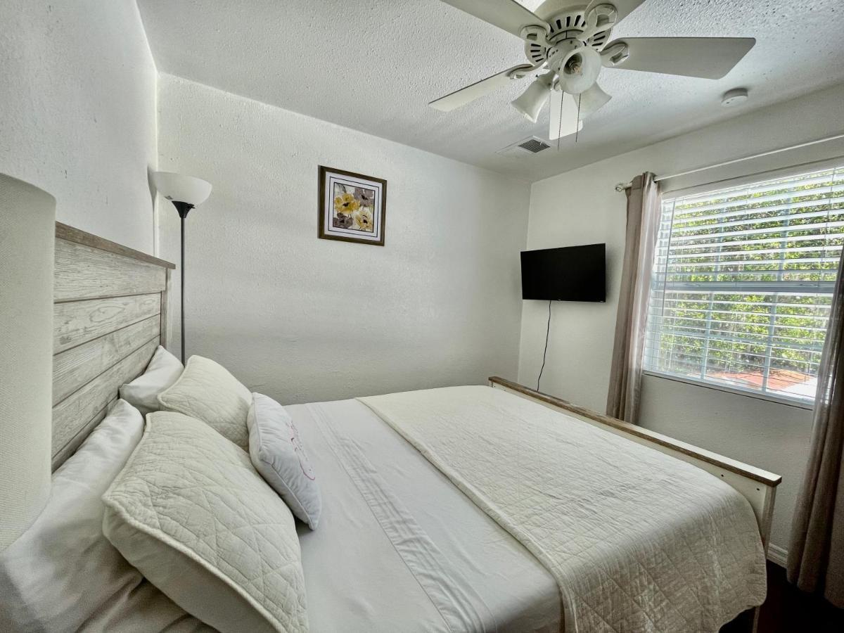 2 Bedroom Apartment Auburndale Buitenkant foto